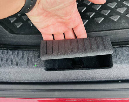 Красный Фольксваген Гольф, объемом двигателя 1.6 л и пробегом 293 тыс. км за 12100 $, фото 25 на Automoto.ua