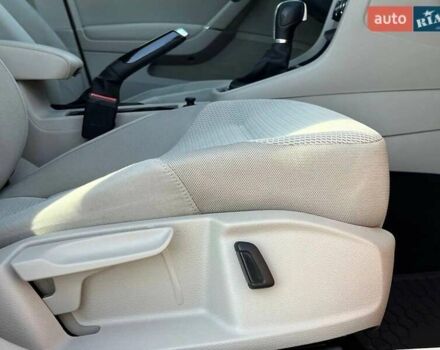 Красный Фольксваген Гольф, объемом двигателя 1.97 л и пробегом 177 тыс. км за 12400 $, фото 10 на Automoto.ua