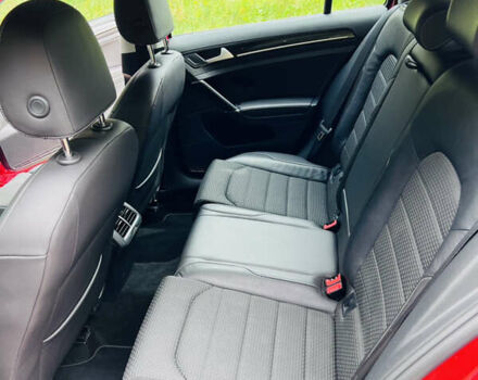 Красный Фольксваген Гольф, объемом двигателя 1.6 л и пробегом 293 тыс. км за 12100 $, фото 22 на Automoto.ua