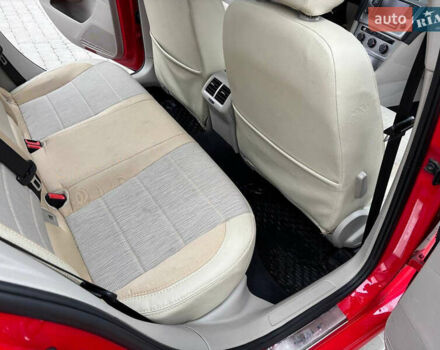 Красный Фольксваген Гольф, объемом двигателя 1.97 л и пробегом 357 тыс. км за 10700 $, фото 24 на Automoto.ua