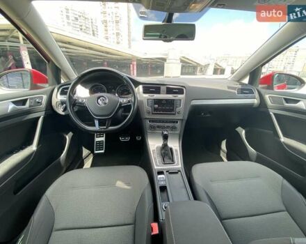 Червоний Фольксваген Гольф, об'ємом двигуна 1.6 л та пробігом 219 тис. км за 12300 $, фото 15 на Automoto.ua