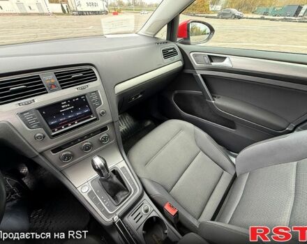 Червоний Фольксваген Гольф, об'ємом двигуна 2 л та пробігом 100 тис. км за 13300 $, фото 10 на Automoto.ua