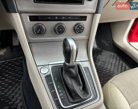 Красный Фольксваген Гольф, объемом двигателя 1.97 л и пробегом 357 тыс. км за 10700 $, фото 31 на Automoto.ua