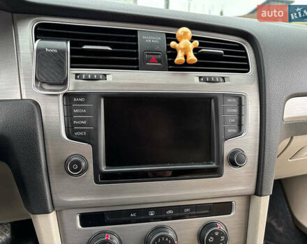 Красный Фольксваген Гольф, объемом двигателя 1.97 л и пробегом 357 тыс. км за 10700 $, фото 29 на Automoto.ua