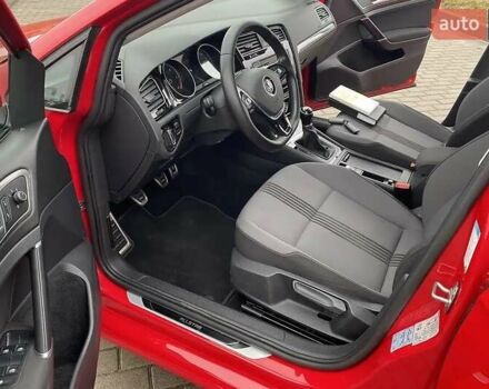 Красный Фольксваген Гольф, объемом двигателя 1.97 л и пробегом 273 тыс. км за 11900 $, фото 8 на Automoto.ua