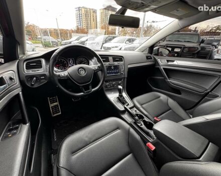 Красный Фольксваген Гольф, объемом двигателя 1.8 л и пробегом 133 тыс. км за 11980 $, фото 23 на Automoto.ua