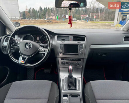 Красный Фольксваген Гольф, объемом двигателя 0 л и пробегом 198 тыс. км за 10500 $, фото 3 на Automoto.ua