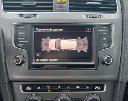 Красный Фольксваген Гольф, объемом двигателя 0 л и пробегом 198 тыс. км за 10500 $, фото 5 на Automoto.ua