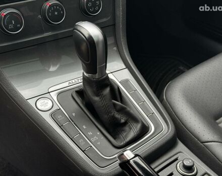 Красный Фольксваген Гольф, объемом двигателя 1.8 л и пробегом 133 тыс. км за 11980 $, фото 19 на Automoto.ua