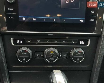 Красный Фольксваген Гольф, объемом двигателя 1.6 л и пробегом 233 тыс. км за 12700 $, фото 23 на Automoto.ua