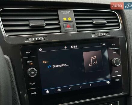 Красный Фольксваген Гольф, объемом двигателя 1.6 л и пробегом 233 тыс. км за 12700 $, фото 22 на Automoto.ua