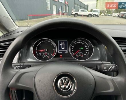 Красный Фольксваген Гольф, объемом двигателя 1.6 л и пробегом 233 тыс. км за 12700 $, фото 19 на Automoto.ua