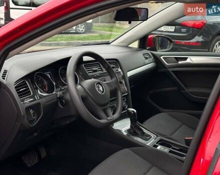 Красный Фольксваген Гольф, объемом двигателя 1.6 л и пробегом 233 тыс. км за 12700 $, фото 14 на Automoto.ua