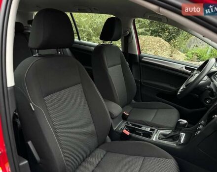 Красный Фольксваген Гольф, объемом двигателя 1.6 л и пробегом 233 тыс. км за 12700 $, фото 25 на Automoto.ua