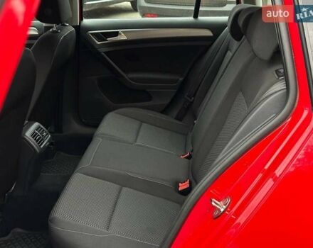 Красный Фольксваген Гольф, объемом двигателя 1.6 л и пробегом 233 тыс. км за 12700 $, фото 28 на Automoto.ua