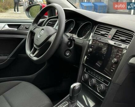 Красный Фольксваген Гольф, объемом двигателя 1.6 л и пробегом 233 тыс. км за 12700 $, фото 27 на Automoto.ua