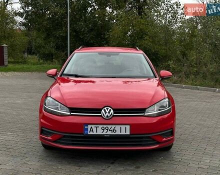 Красный Фольксваген Гольф, объемом двигателя 1.6 л и пробегом 233 тыс. км за 12700 $, фото 1 на Automoto.ua