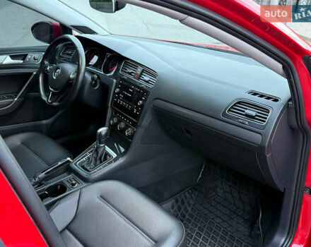 Червоний Фольксваген Гольф, об'ємом двигуна 1.4 л та пробігом 376 тис. км за 10399 $, фото 14 на Automoto.ua