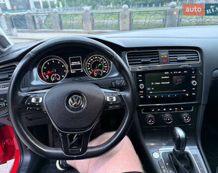 Червоний Фольксваген Гольф, об'ємом двигуна 1.4 л та пробігом 376 тис. км за 10399 $, фото 16 на Automoto.ua
