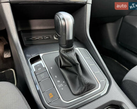 Красный Фольксваген Гольф, объемом двигателя 1.97 л и пробегом 105 тыс. км за 19800 $, фото 16 на Automoto.ua