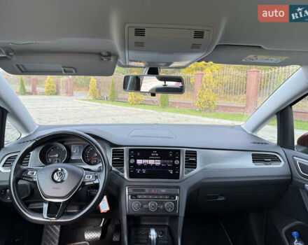 Красный Фольксваген Гольф, объемом двигателя 1.97 л и пробегом 105 тыс. км за 19800 $, фото 13 на Automoto.ua