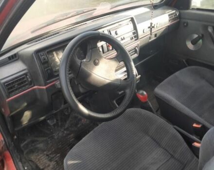 Красный Фольксваген Гольф, объемом двигателя 1.6 л и пробегом 250 тыс. км за 1000 $, фото 3 на Automoto.ua