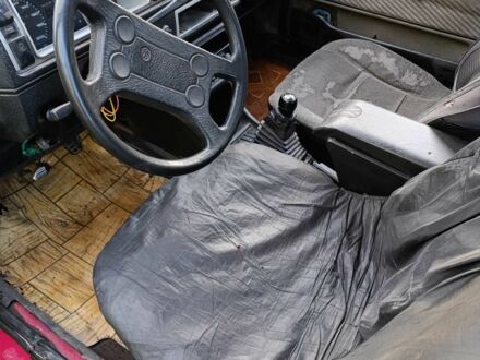 Фольксваген Гольф 1987 у Черкасах на Automoto.ua Червоний Фольксваген Гольф, об'ємом двигуна 1.6 л та пробігом 79 тис. км за 1000 $, фото 1 на Automoto.ua