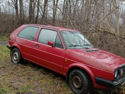 Красный Фольксваген Гольф, объемом двигателя 1.3 л и пробегом 300 тыс. км за 700 $, фото 1 на Automoto.ua