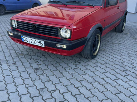 Красный Фольксваген Гольф, объемом двигателя 1.3 л и пробегом 450 тыс. км за 2000 $, фото 1 на Automoto.ua