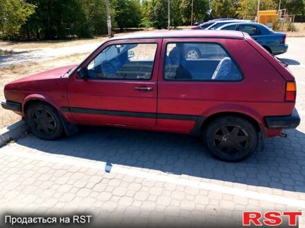 Красный Фольксваген Гольф, объемом двигателя 1.6 л и пробегом 740 тыс. км за 1100 $, фото 1 на Automoto.ua