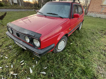 Красный Фольксваген Гольф, объемом двигателя 1.6 л и пробегом 427 тыс. км за 2100 $, фото 1 на Automoto.ua