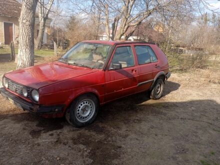 Фольксваген Гольф 1990 в Ровно на Automoto.ua Красный Фольксваген Гольф, объемом двигателя 1.8 л и пробегом 250 тыс. км за 700 $, фото 1 на Automoto.ua