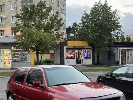 Красный Фольксваген Гольф, объемом двигателя 2 л и пробегом 200 тыс. км за 2000 $, фото 1 на Automoto.ua