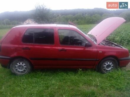 Красный Фольксваген Гольф, объемом двигателя 1.6 л и пробегом 210 тыс. км за 1300 $, фото 1 на Automoto.ua