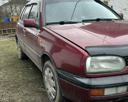 Красный Фольксваген Гольф, объемом двигателя 1.6 л и пробегом 255 тыс. км за 2350 $, фото 1 на Automoto.ua