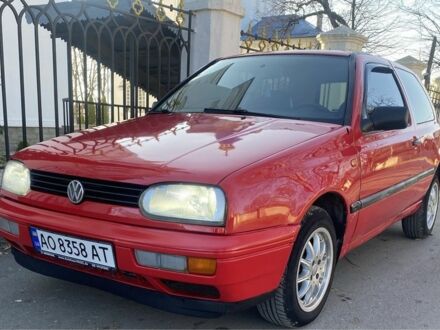 Красный Фольксваген Гольф, объемом двигателя 1.6 л и пробегом 221 тыс. км за 1550 $, фото 1 на Automoto.ua