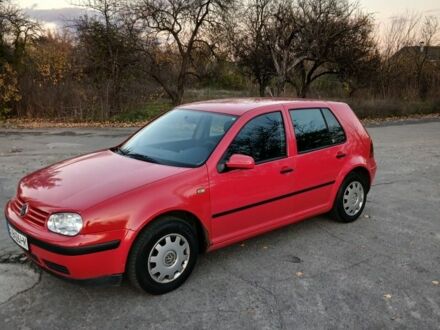 Красный Фольксваген Гольф, объемом двигателя 1.6 л и пробегом 250 тыс. км за 3450 $, фото 1 на Automoto.ua