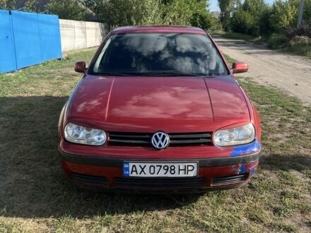 Фольксваген Гольф 1998 у Чугуеве на Automoto.ua Червоний Фольксваген Гольф, об'ємом двигуна 1.4 л та пробігом 185 тис. км за 2800 $, фото 1 на Automoto.ua