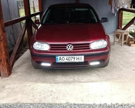 Красный Фольксваген Гольф, объемом двигателя 1.4 л и пробегом 300 тыс. км за 2500 $, фото 1 на Automoto.ua