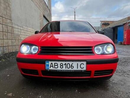 Червоний Фольксваген Гольф, об'ємом двигуна 1.39 л та пробігом 311 тис. км за 3400 $, фото 1 на Automoto.ua