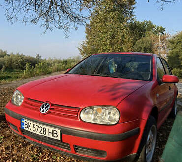 Фольксваген Гольф 1999 в Заречном на Automoto.ua Красный Фольксваген Гольф, объемом двигателя 1.6 л и пробегом 200 тыс. км за 3200 $, фото 1 на Automoto.ua