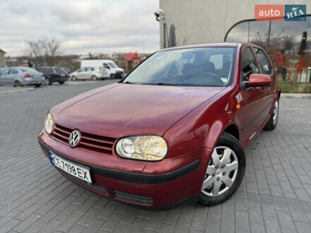 Красный Фольксваген Гольф, объемом двигателя 1.6 л и пробегом 179 тыс. км за 4100 $, фото 1 на Automoto.ua