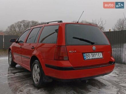 Красный Фольксваген Гольф, объемом двигателя 1.6 л и пробегом 285 тыс. км за 2999 $, фото 1 на Automoto.ua