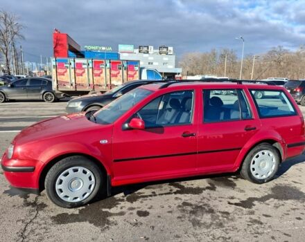 Красный Фольксваген Гольф, объемом двигателя 1.6 л и пробегом 261 тыс. км за 2094 $, фото 1 на Automoto.ua