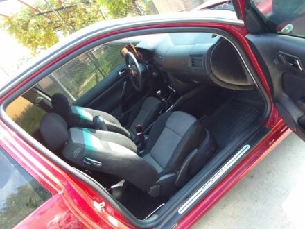 Красный Фольксваген Гольф, объемом двигателя 1.4 л и пробегом 345 тыс. км за 3716 $, фото 1 на Automoto.ua