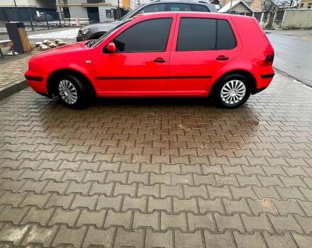 Красный Фольксваген Гольф, объемом двигателя 1.4 л и пробегом 300 тыс. км за 3500 $, фото 1 на Automoto.ua