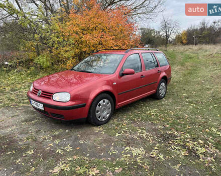 Червоний Фольксваген Гольф, об'ємом двигуна 1.39 л та пробігом 210 тис. км за 3300 $, фото 1 на Automoto.ua