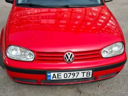 Фольксваген Гольф 2003 у Дніпро (Дніпропетровську) на Automoto.ua Червоний Фольксваген Гольф, об'ємом двигуна 1.9 л та пробігом 281 тис. км за 3499 $, фото 1 на Automoto.ua