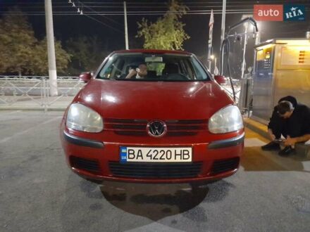 Фольксваген Гольф 2003 в Кропивницком (Кировограде) на Automoto.ua Красный Фольксваген Гольф, объемом двигателя 1.4 л и пробегом 170 тыс. км за 5000 $, фото 1 на Automoto.ua
