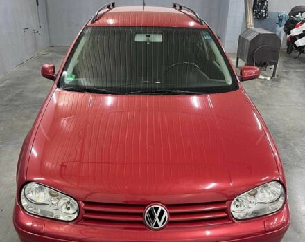 Красный Фольксваген Гольф, объемом двигателя 1.6 л и пробегом 223 тыс. км за 4450 $, фото 1 на Automoto.ua